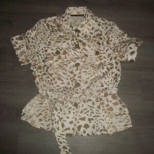 womens safari blouse.animal print. button front. WILLIE SMITH.size medium